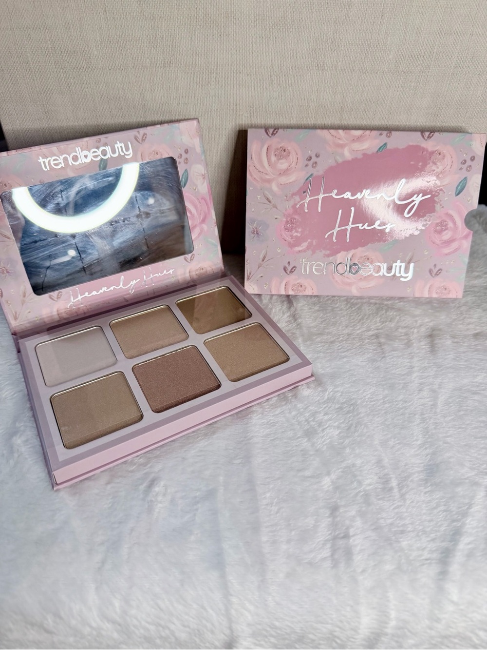 Heavenly Hues Neutral Highlight & Glow Palette - Pink